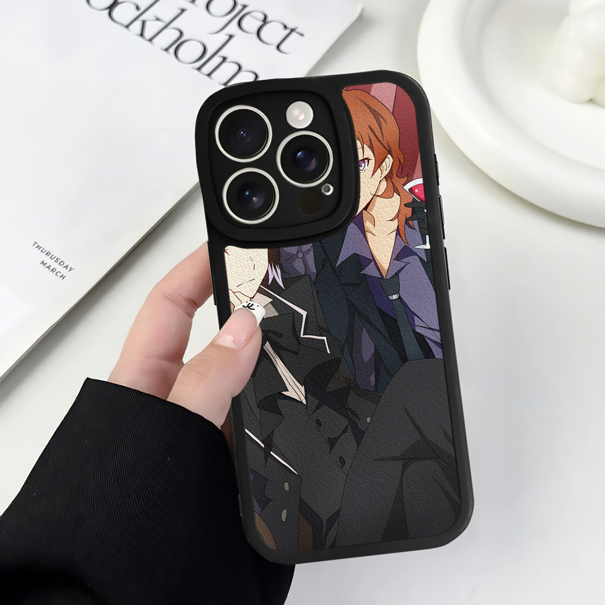 （画像用） 文豪ストレイドッグス Bungo Stray Dogs 【iPhone 16シリーズ対応】シリコンスマホケース（レザー調） 材質：シリコン